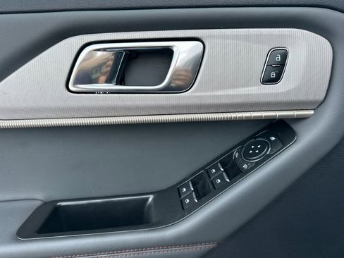 Certified 2025 Ford Explorer Active image 13