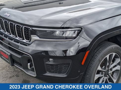 Used 2023 Jeep Grand Cherokee Overland w/ Luxury Tech Group IV AWD/4WD image 10