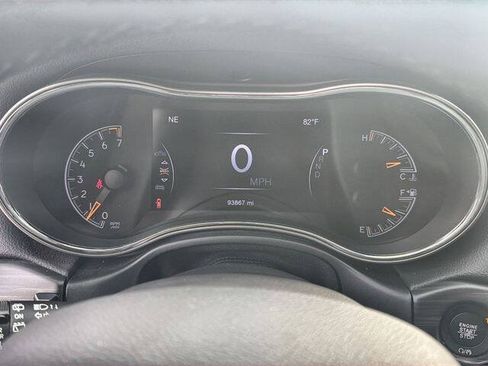 Used 2021 Jeep Grand Cherokee Laredo RWD image 12