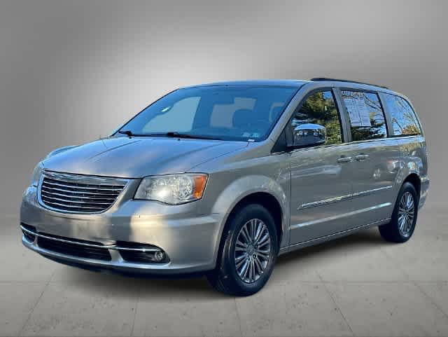 Used 2014 Chrysler Town & Country Touring-L FWD image 1