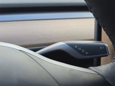 Used 2023 Tesla Model Y Long Range image 28