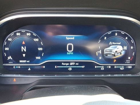 Certified 2023 Chevrolet Tahoe Z71 w/ Luxury Package AWD/4WD image 13