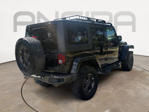 Used 2017 Jeep Wrangler Unlimited Sahara AWD/4WD image 10