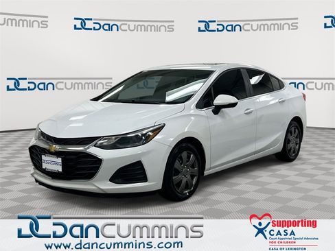 Used 2019 Chevrolet Cruze LT image 1