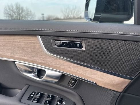 Certified 2025 Volvo XC90 B5 Plus image 33
