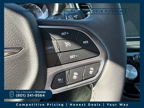 New 2026 Chrysler Pacifica Select image 15