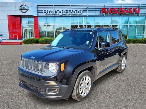 Used 2017 Jeep Renegade Latitude image 4