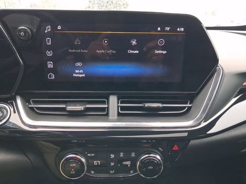 Used 2025 Chevrolet Trax RS w/ Sunroof Package FWD image 21