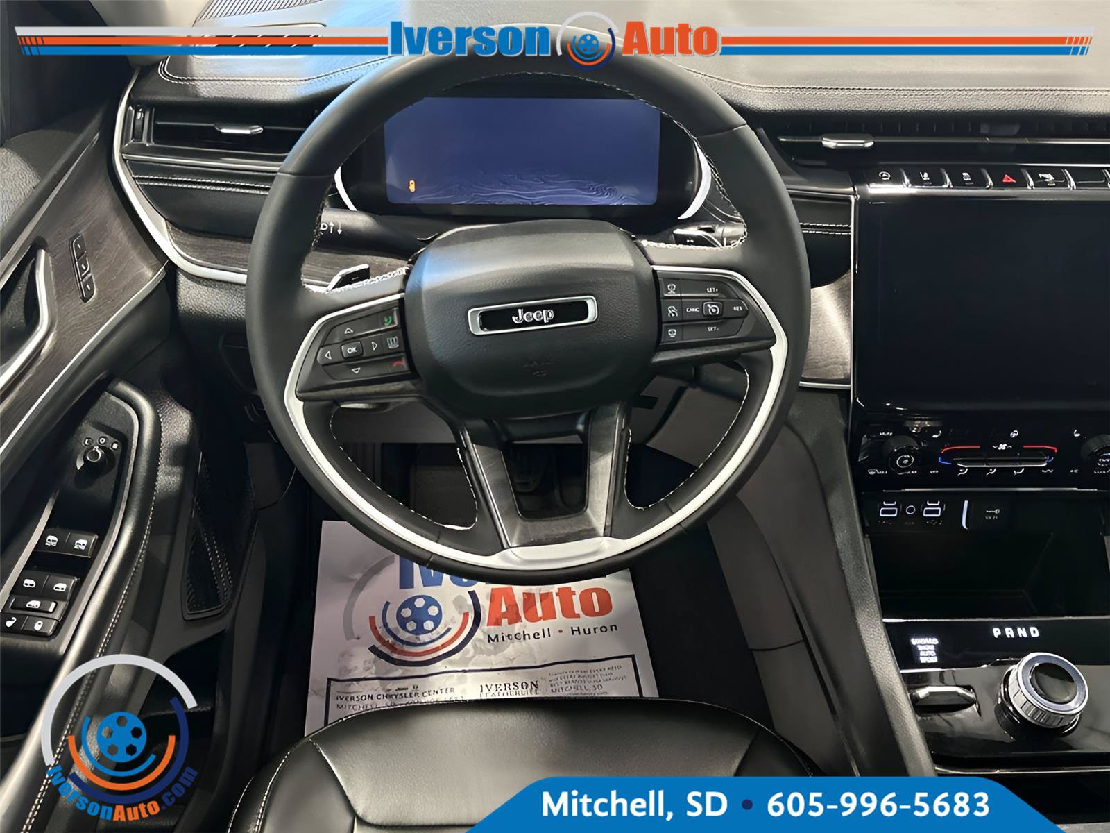 Used 2023 Jeep Grand Cherokee L Limited AWD/4WD image 27
