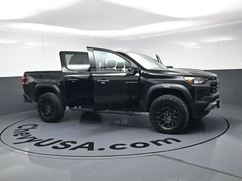 Certified 2024 Chevrolet Colorado Trail Boss w/ Advanced Trailering Package image 22