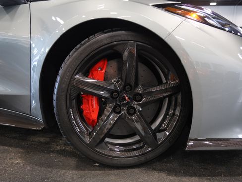 Used 2024 Chevrolet Corvette Z06 RWD image 12