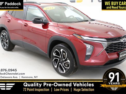 Used 2024 Chevrolet Trax RS w/ Sunroof Package FWD image 1