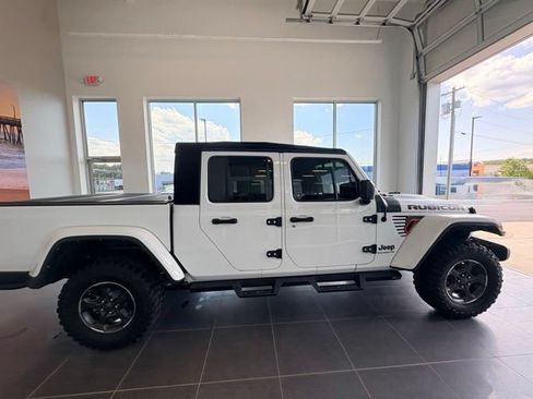 Used 2023 Jeep Gladiator Rubicon w/ Cold Weather Group AWD/4WD image 8