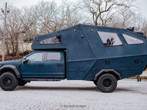 Used 2022 Ford F550 4x4 Crew Cab Super Duty w/ Power Equipment Group image 3