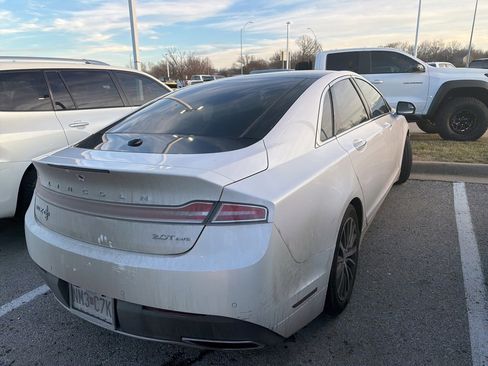 Used 2017 Lincoln MKZ Select image 10