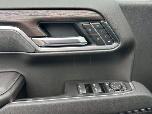 New 2026 GMC Sierra 1500 SLT image 9