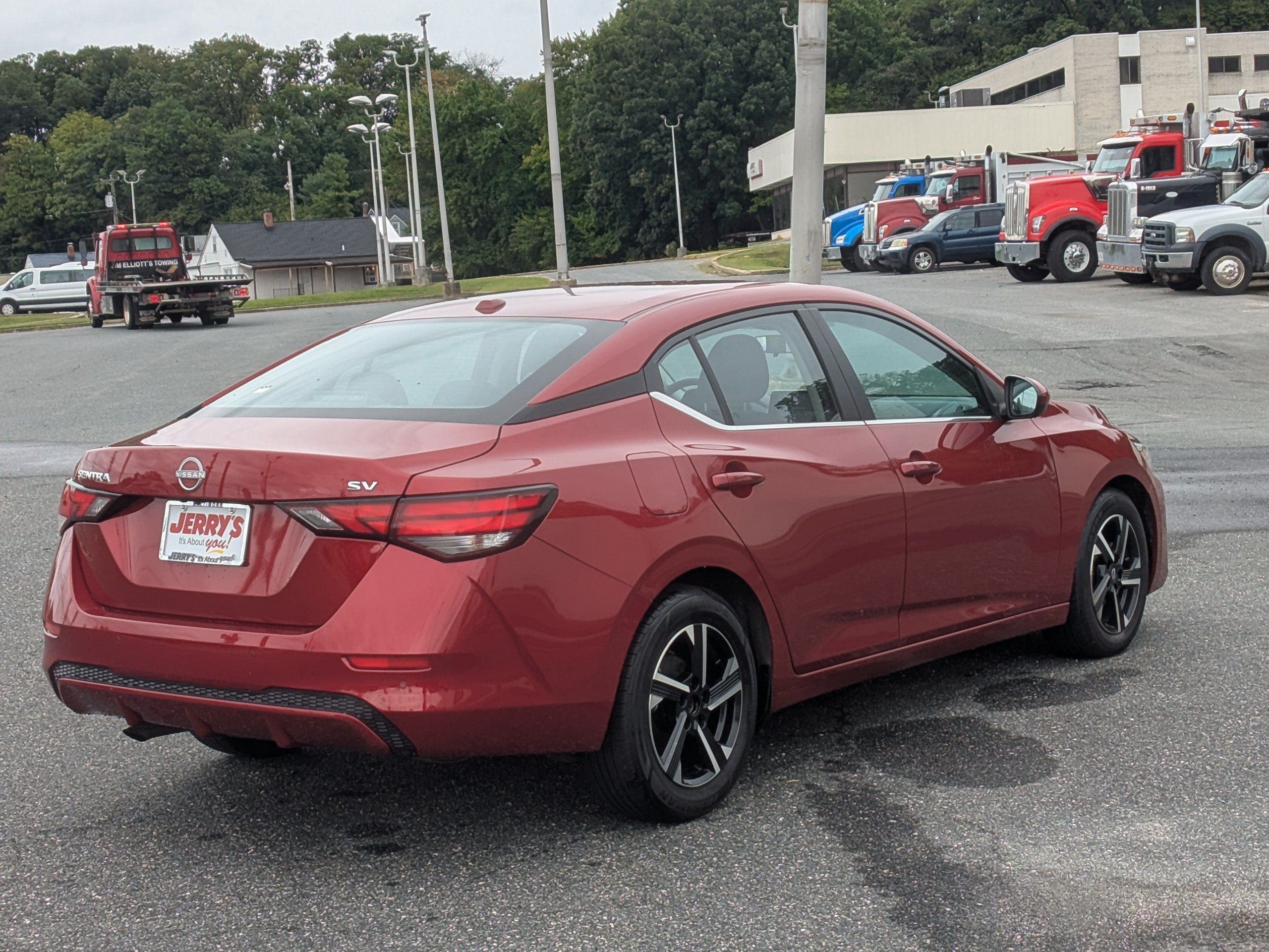 Used 2024 Nissan Sentra SV FWD image 9