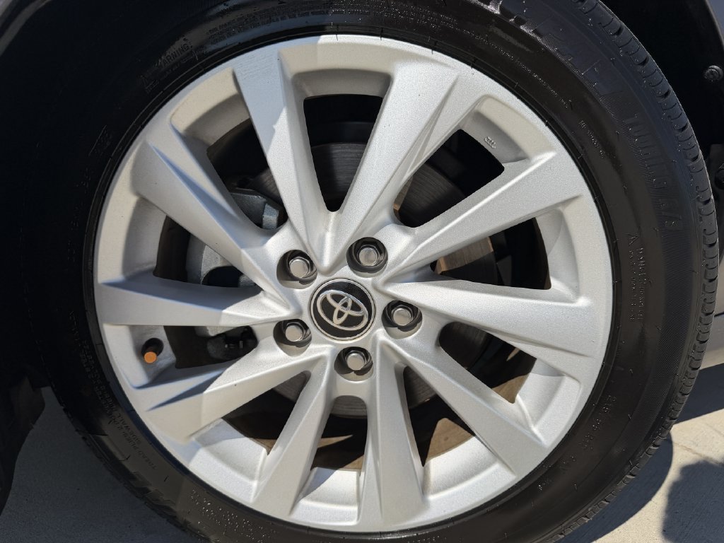 Used 2023 Toyota Camry LE FWD image 9