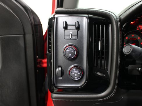 Used 2016 GMC Sierra 1500 SLT w/ SLT Preferred Package AWD/4WD image 9