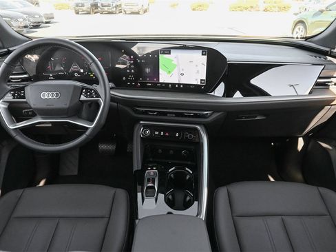Used 2025 Audi Q5 Premium Plus w/ Premium Plus AWD/4WD image 5