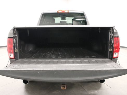 Used 2017 RAM 1500 Express AWD/4WD image 14