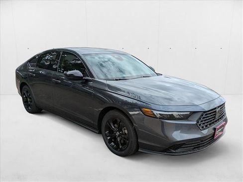 New 2025 Honda Accord SE image 3