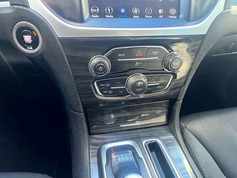 Used 2019 Chrysler 300 Touring w/ Sport Appearance Package image 18