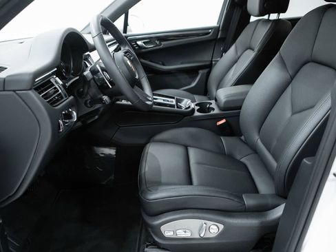 New 2026 Porsche Macan AWD/4WD image 23