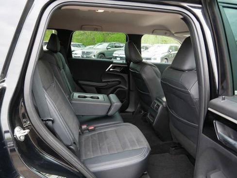 Used 2023 Mitsubishi Outlander ES FWD image 9