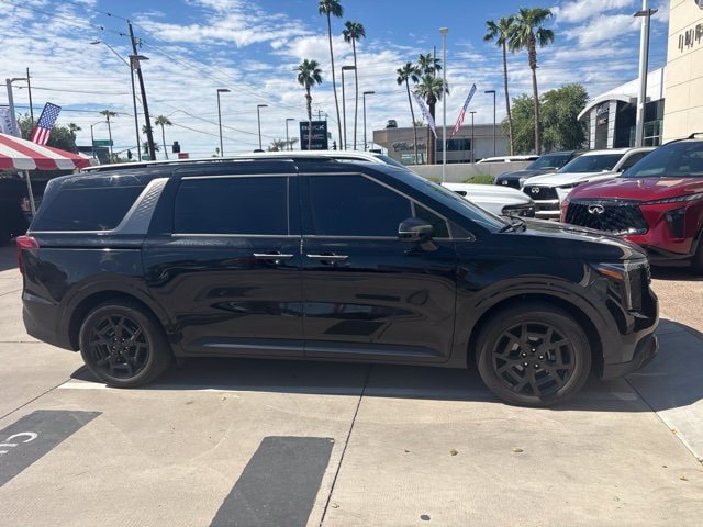 Used 2025 Kia Carnival SX FWD image 5