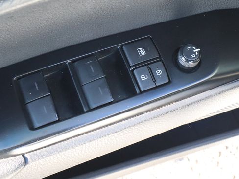 Used 2025 Toyota Camry SE image 14