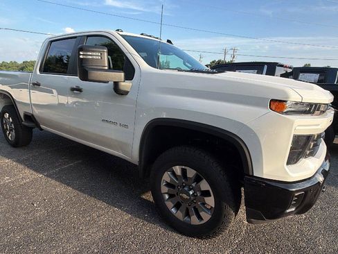 New 2026 Chevrolet Silverado 2500 Custom w/ Custom Value Package AWD/4WD image 3