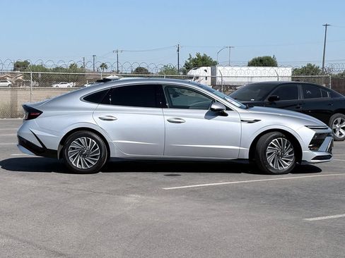Used 2025 Hyundai Sonata Limited FWD image 4