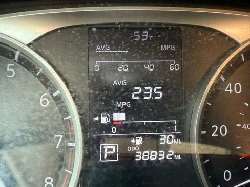 Used 2021 Nissan Kicks S FWD image 10