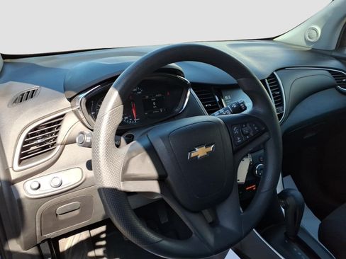 Used 2017 Chevrolet Trax LS AWD/4WD image 11