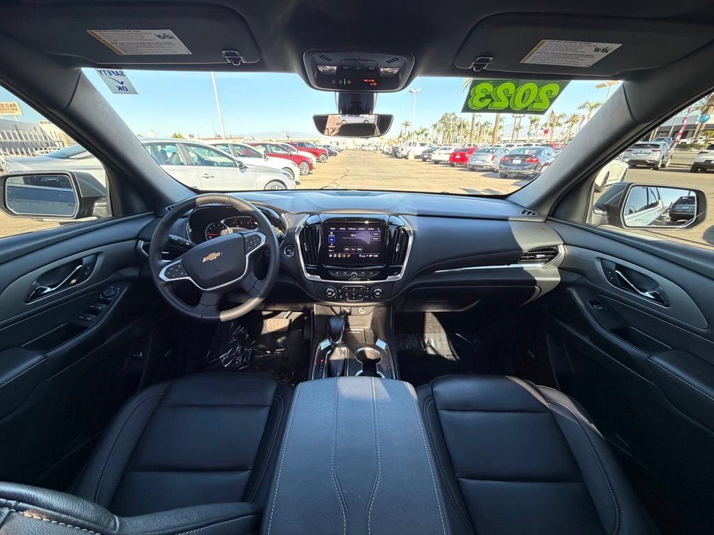 Used 2023 Chevrolet Traverse LT w/ LT Premium Package FWD image 15