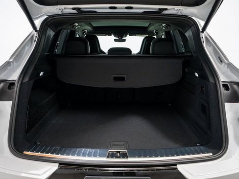 New 2026 Porsche Cayenne GTS image 36