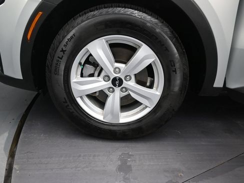 Used 2026 Kia Sorento LX FWD image 17