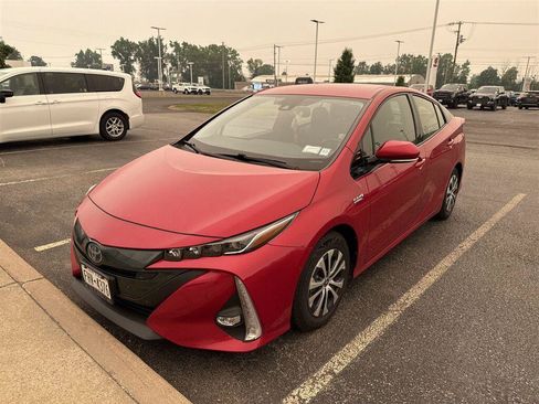 Used 2020 Toyota Prius Prime Limited FWD image 3