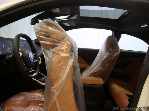 Used 2025 BMW 230i xDrive Coupe w/ Premium Package image 19