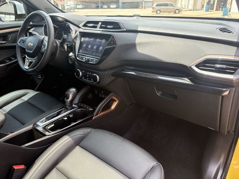 Used 2023 Chevrolet TrailBlazer ACTIV w/ Sun and Liftgate Package FWD image 28