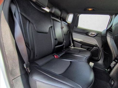 Used 2024 Jeep Compass Latitude AWD/4WD image 19