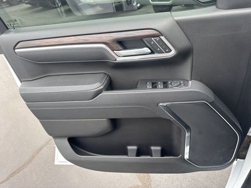 Used 2025 GMC Sierra 1500 SLT image 14