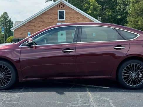 Used 2018 Toyota Avalon Touring FWD image 12