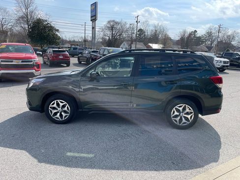 Used 2024 Subaru Forester Premium image 48