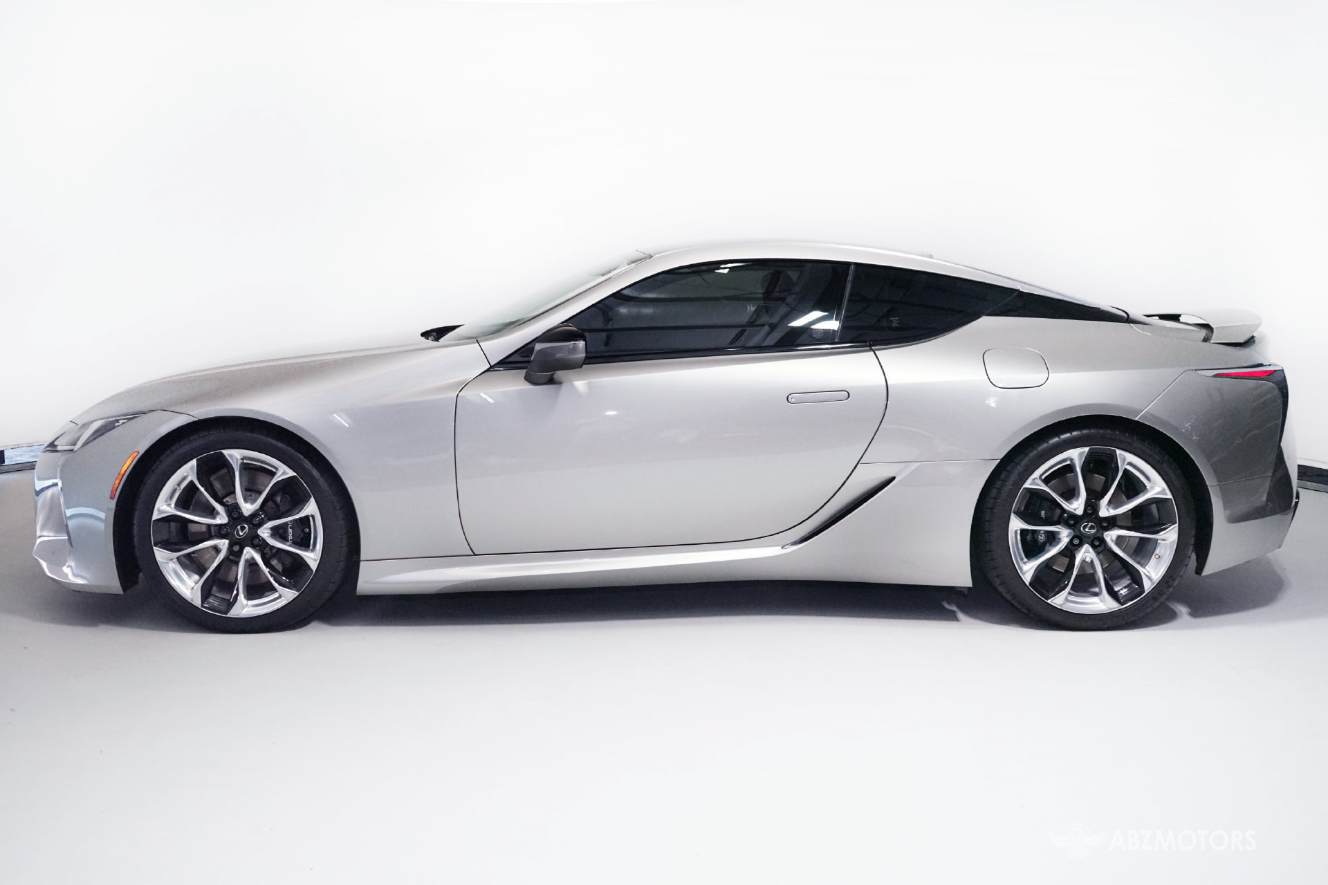 Used 2018 Lexus LC 500 Coupe w/ Performance Package RWD image 4