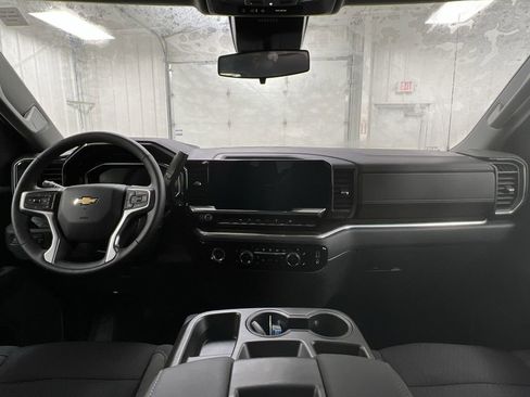 Used 2022 Chevrolet Silverado 1500 LT AWD/4WD image 10