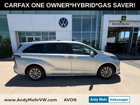 Used 2025 Toyota Sienna XLE FWD image 5