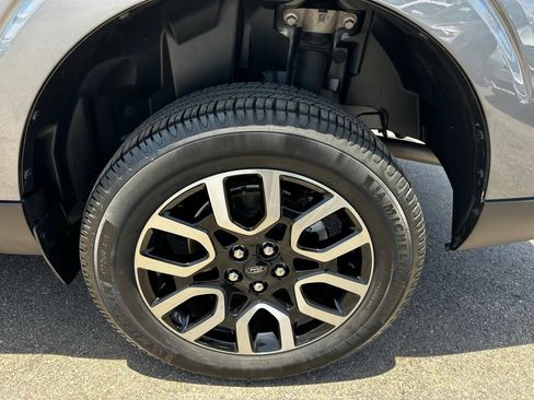 Used 2022 Ford Maverick Lariat w/ Lariat Luxury Package FWD image 10