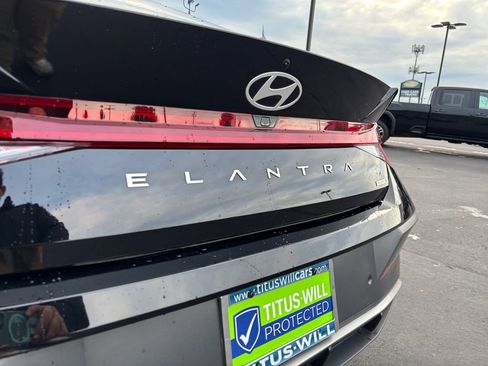 Used 2024 Hyundai Elantra Limited image 31
